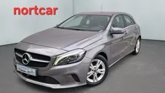 Cinza Usado 2017 Mercedes A180 Style | € 18.800 (Preço justo)