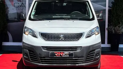 Branco Usado 2017 Peugeot Expert Van | € 12.750 (Preço justo)