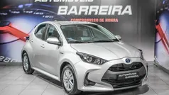 Cinza Usado 2021 Toyota Yaris Hybrid Comfort | € 20.900 (Preço justo)