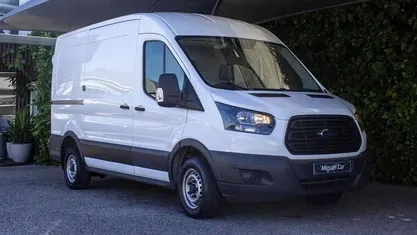 Usado Ford Transit 130 HP (95 kW) 2018 Branco Sedan