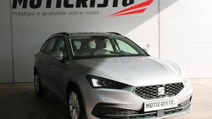 Cinza Usado 2024 Seat Leon Style Citadino | € 26.250 (Preço justo)