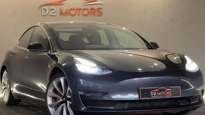 Cinzento Usado 2019 Tesla Model 3 Sedan | € 26.490 (Preço justo)