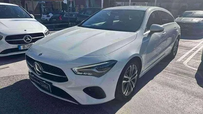 Branco Usado 2024 Mercedes 180 Sedan | € 34.800 (Bom preço)