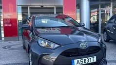 Cinza Usado 2022 Toyota Yaris Comfort | € 17.990 (Preço justo)