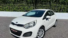 Branco Usado 2015 Kia Rio Van | € 3.990