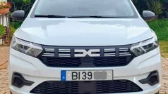Branco Usado 2024 Dacia Sandero Essentiel Citadino | € 16.150 (Bom preço)