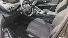 Cinzento Usado 2020 Peugeot 5008 Monovolume | € 24.499 (Preço justo)
