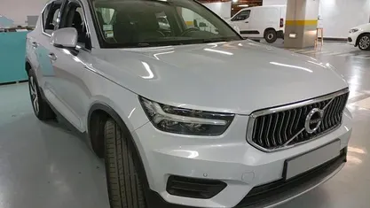 Cinza Usado 2020 Volvo XC40 Inscription SUV | € 27.990 (Preço justo)