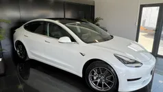 Branco Usado 2019 Tesla Model 3 Sedan | € 22.400 (Preço justo)