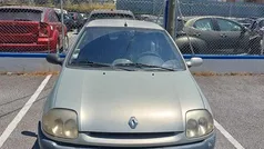 Usado 2000 Renault Clio II Citadino | € 1.550 (Preço justo)