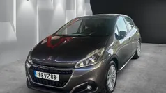 Cinza Usado 2019 Peugeot 208 Allure Citadino | € 10.900 (Preço justo)