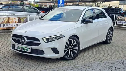 Branco Usado 2021 Mercedes A160 Style Citadino | € 23.990 (Bom preço)