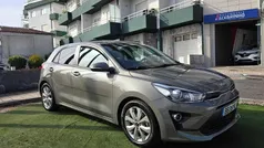 Cinza Usado 2023 Kia Rio | € 16.950 (Preço justo)
