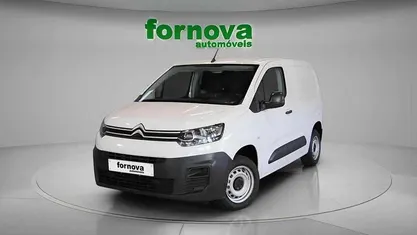 Branco Usado 2023 Citroën Berlingo Monovolume | € 17.500 (Preço justo)