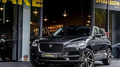 Usado Jaguar F-Pace Prestige 180 HP (132 kW) 2018 Cinza antracite SUV