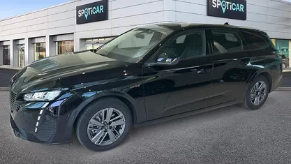 Usado Peugeot 308 SW Style 136 HP (100 kW) 2025 Preto Carrinha