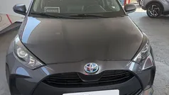 Cinza Usado 2022 Toyota Yaris Hybrid Comfort | € 19.750 (Preço justo)