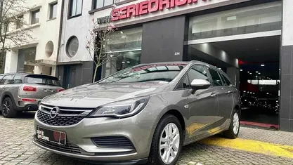 Usado Opel Astra Sport 95 HP (69 kW) 2017 Cinzento Carrinha