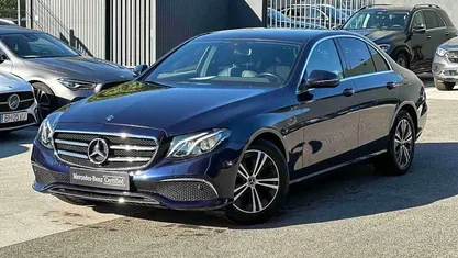 Azul Usado 2020 Mercedes 220 | € 37.900 (Preço justo)