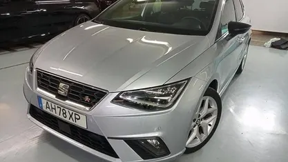 Cinzento Usado 2021 Seat Ibiza | € 15.980 (Preço justo)