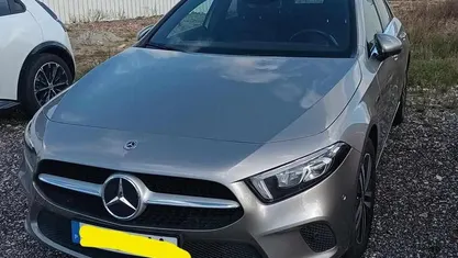 Cinzento Usado 2020 Mercedes A250 | € 23.100 (Preço justo)