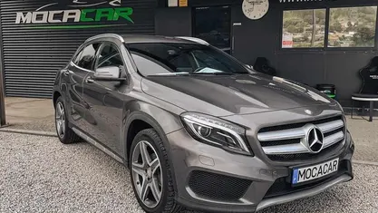 Cinzento Usado 2016 Mercedes GLA200 SUV | € 22.700 (Preço justo)