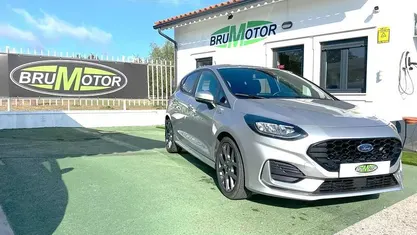 Usado Ford Fiesta ST-Line 125 HP (91 kW) 2022 Prata Citadino