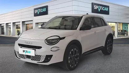 Usado Fiat 600 La Prima 136 HP (100 kW) 2024 Branco SUV