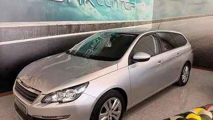 Cinzento Usado 2017 Peugeot 308 SW Carrinha | € 10.900 (Preço justo)