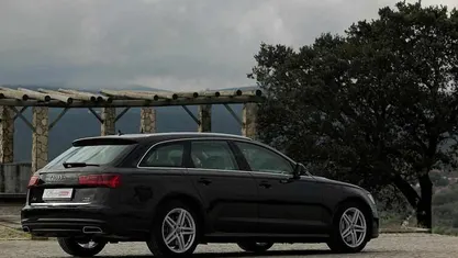 Usado Audi A6 Premium 218 HP (160 kW) 2015 Preto Carrinha