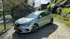 Cinzento (metalizado) Usado 2021 Renault Mégane IV LIMITED Citadino | € 20.499 (Preço justo)