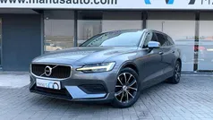 Cinzento Usado 2020 Volvo V60 Momentum Carrinha | € 23.750 (Bom preço)