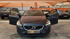 Azul Usado 2018 Volvo V40 Momentum Carrinha | € 19.000 (Preço justo)