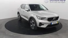 Cinza Usado 2024 Volvo XC40 Core SUV | € 35.900 (Preço justo)