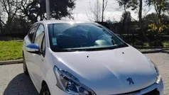 Usado 2016 Peugeot 208 Citadino | € 8.900 (Bom preço)