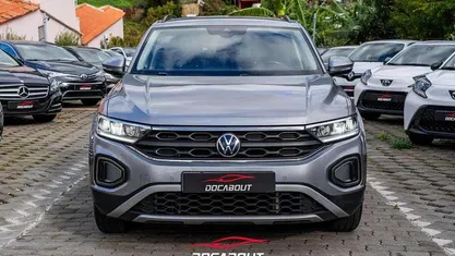 Usado VW T-Roc 110 HP (80 kW) 2022 Cinzento SUV