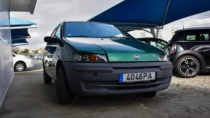 Usado Fiat Punto 60 HP (44 kW) 2000 Verde Citadino