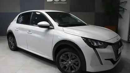 Branco Usado 2021 Peugeot e-208 Allure Citadino | € 16.790 (Preço justo)