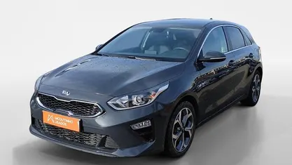 Cinzento Usado 2019 Kia Ceed Citadino | € 14.824 (Preço justo)