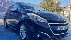 Usado 2018 Peugeot 208 Style Citadino | € 12.000 (Preço justo)