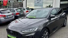 Cinzento Usado 2023 Ford Focus Citadino | € 19.900 (Preço justo)