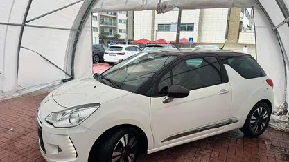 Usado Citroën DS3 Chic 92 HP (67 kW) 2012 Branco Citadino
