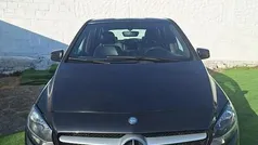 Cinza Usado 2015 Mercedes B180 AMG Monovolume | € 13.750 (Bom preço)