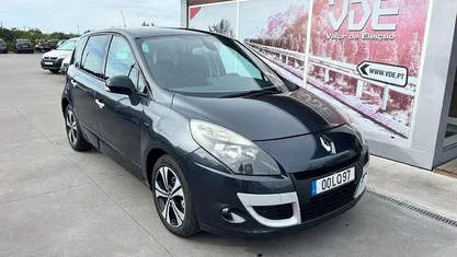 Preto Usado 2011 Renault Scénic III Monovolume | € 8.950 (Preço justo)