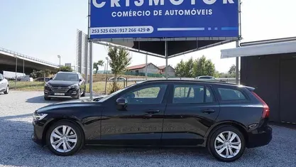 Preto Usado 2021 Volvo V60 Carrinha | € 27.250 (Bom preço)