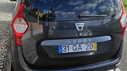 Cinzento Usado 2015 Dacia Lodgy Monovolume | € 9.000 (Preço justo)