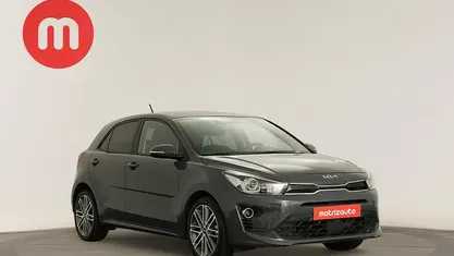 Cinzento Usado 2023 Kia Rio | € 16.499 (Preço justo)