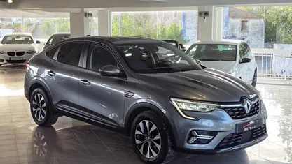 Cinzento Usado 2022 Renault Arkana Techno SUV | € 22.950 (Bom preço)