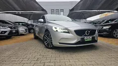 Usado 2019 Volvo V40 Momentum | € 17.900 (Preço justo)