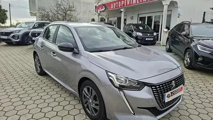 Cinza Usado 2022 Peugeot 208 Active Citadino | € 14.750 (Preço justo)